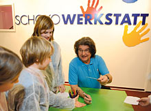 Von der Kakaobohne zur Schokolade in der SCHOKOWERKSTATT 