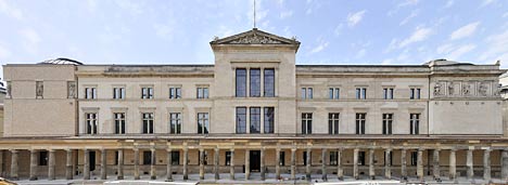 Fassade des wiederaufgebauten Neuen Museums