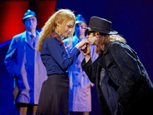 Jessy (Josephin Busch) und Udo (Serkan Kaya)