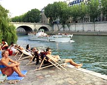 Strandfeeling am Ufer der Seine