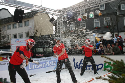 Schneeball-Schlacht Weltmeisterschaft am 06. und 07. März Schneeball-Schlacht Weltmeisterschaft am 06. und 07. März