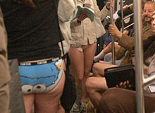 Irritierte Blicke bei der No Pants-Mission