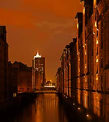 Speicherstadt als Lichtkunstwerk