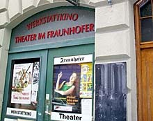 Eingang zum Fraunhofertheater