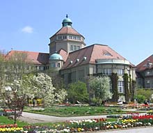 Geb&auml;ude im Botanischen Garten