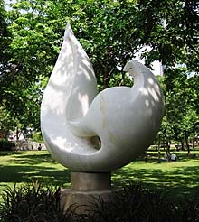 Skulptur im Benjasiri Park