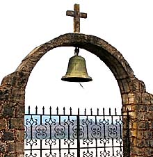 Eingang zu einem Friedhofsteil