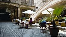 Im Innenhofcaf&eacute; des Museums