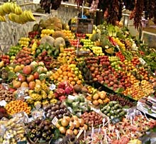 Obst- und Gem&uuml;sestand