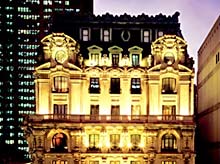 The St. Regis am Abend