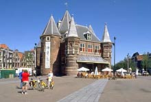 Die Stadtwaage auf dem Nieuwmarkt