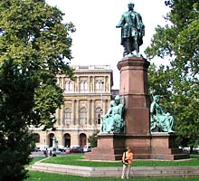 Denkmal des Grafen Istv&aacute;n Sz&eacute;chenyi