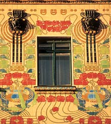 Ornamente am Majolkahaus