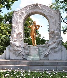 Strau&szlig;-Denkmal im Stadtpark
