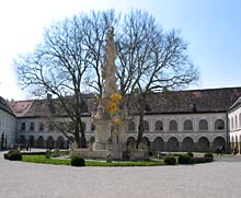 Innenhof des Stiftes Heiligenkreuz