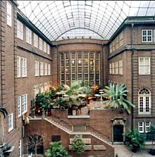 Caf&eacute; im Innenhof des Museums