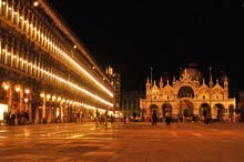 Markusplatz bei Nacht
