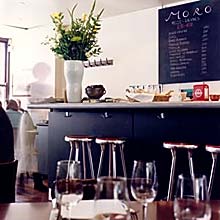 Theke und Speisekarte im Moro