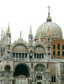 Kuppel und Fassade von San Marco