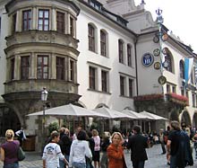 Trubel vorm Hofbr&auml;uhaus
