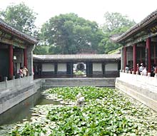 Verwinkelter Hof im Beihai Park
