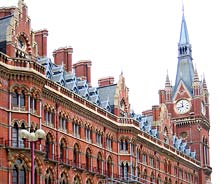 Fassade des St Pancras Midland Hotel