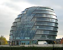 Die City Hall an der Themse