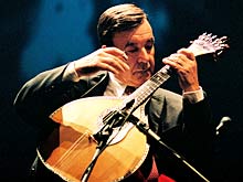 Portugiesische Gitarre, gespielt von Ant&oacute;nio Chainho