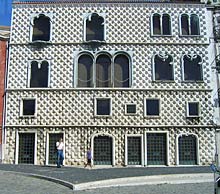 Casa dos Bicos