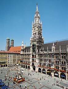 Neues Rathaus und Marienplatz