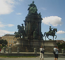  Maria-Theresien-Denkmal