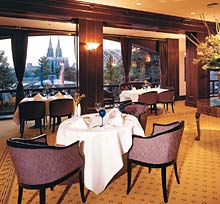 Im Restaurant Graugans speist man mit Blick auf den Dom / © Hyatt Regency K&ouml;ln