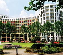 Fassade des RAMADA PLAZA Berlin