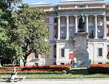 Vor dem Museo del Prado