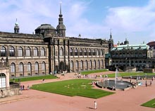Blick vom Innenhof des Zwingers