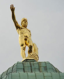 Goldener Rathausmann