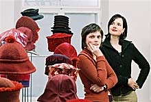 Katrin Eisenbl&auml;tter und Astrid Triska