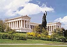 Bavaria vor der Ruhmeshalle