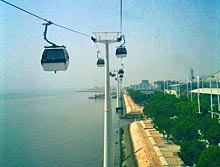 Mit der Seilbahn &uuml;ber Lissabon schweben