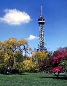 Der Eiffelturm auf dem Petrin