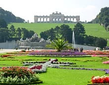 Gloriette im Park Sch&ouml;nbrunn