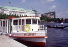 Alsterdampfer am Jungfernstieg