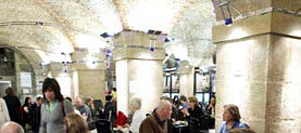 Caf&eacute; in the Crypt