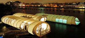 Berliner Badeschiff im Winter