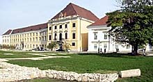 Au&szlig;enansicht des Tanztheaters