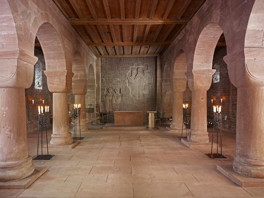 Die zwischen 1059 und 1071 erbaute Aureliuskirche ist heute, nach einem Abriss und einer Renovierung, wieder eine katholische Kirche.