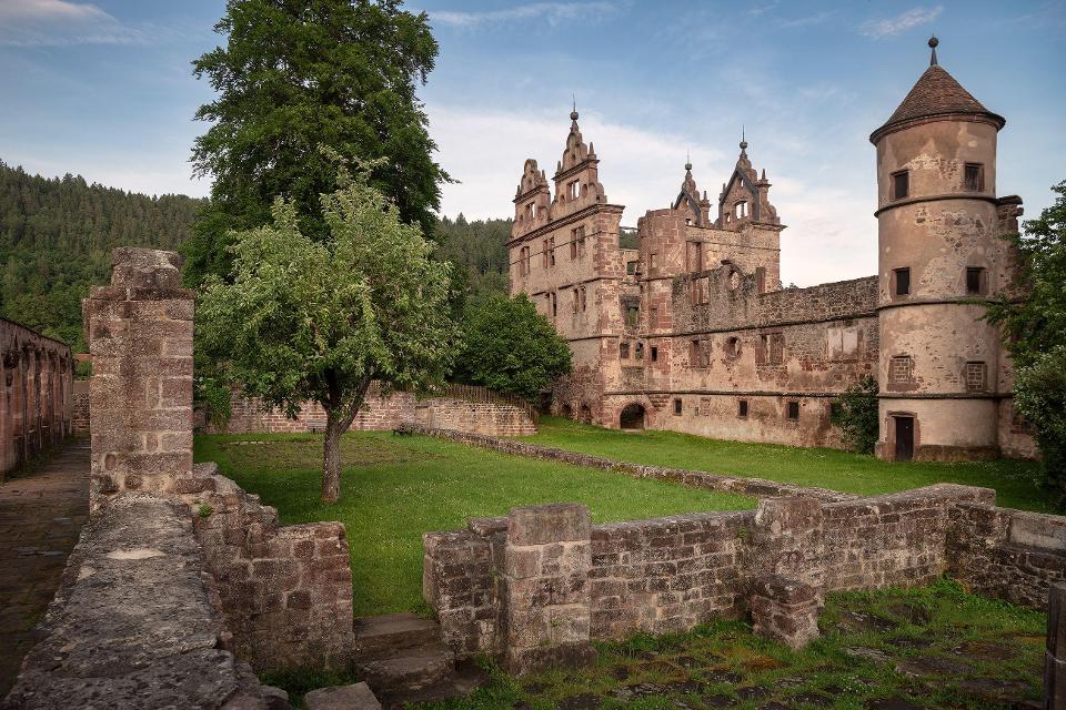 Kloster Hirsau ist eines der berühmtesten Benediktinerklöster im 11. Jahrhundert.