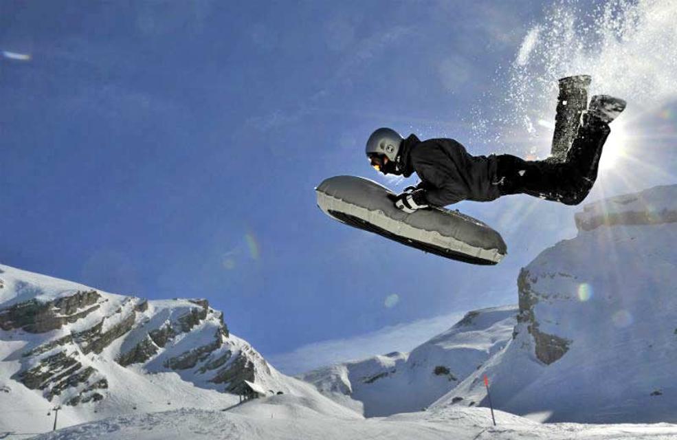 Airboarder im Skigebiet Klewenalp-Stockhütte
