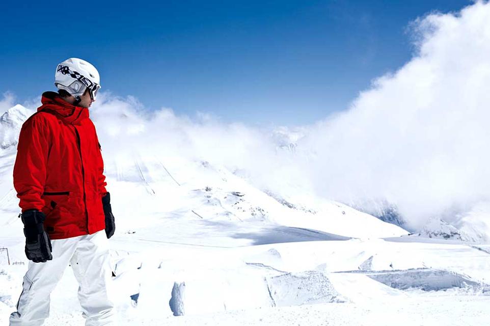 Snowboarder im Betterpark am Hintertuxer Gletscher