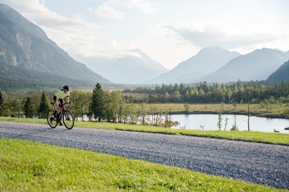 Für Rennradfahrer bietet die Region rund um die Zugspitze tolle Möglichkeiten